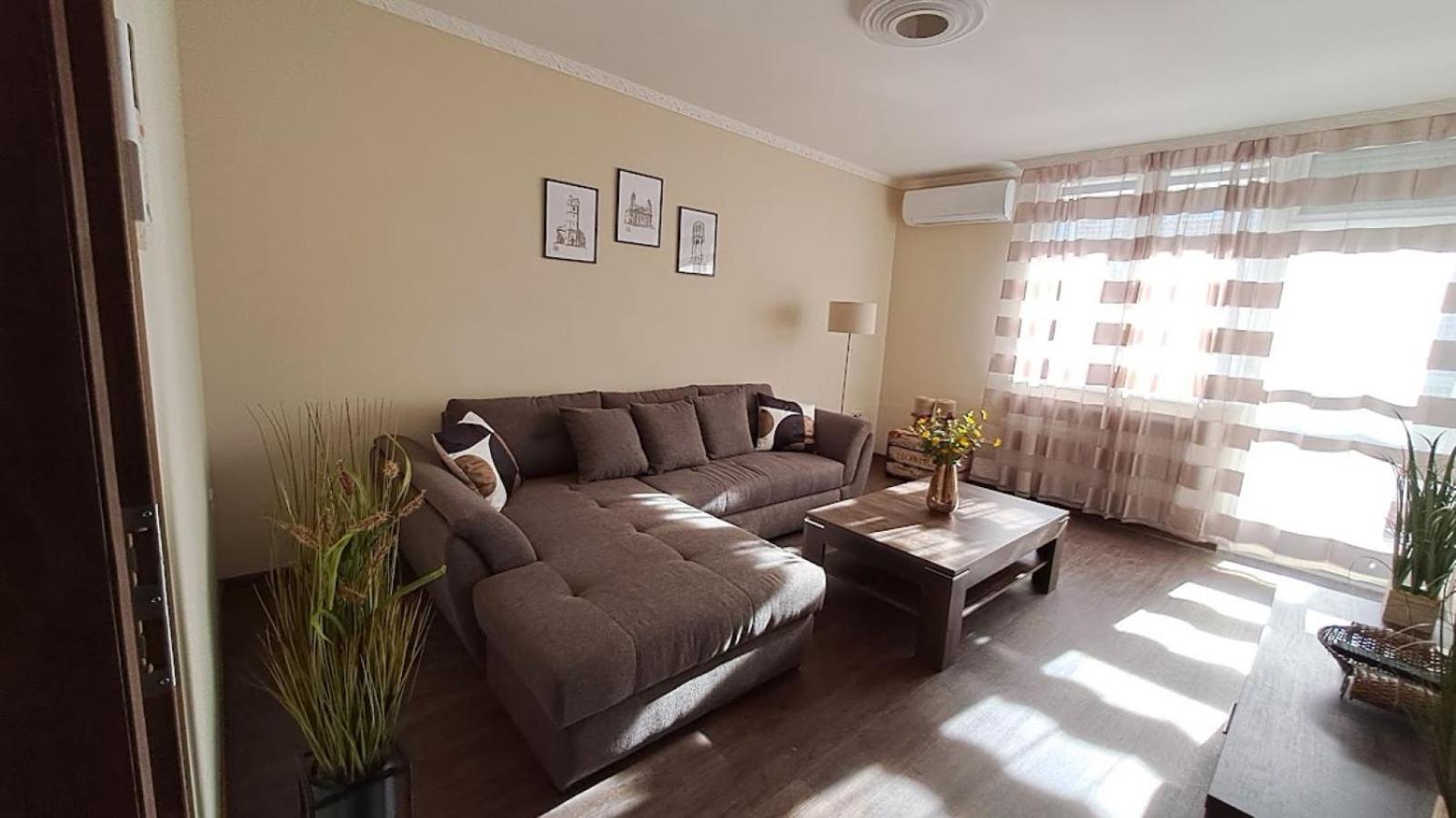 Szilfak City Apartman Hajdúszoboszló Eksteriør billede