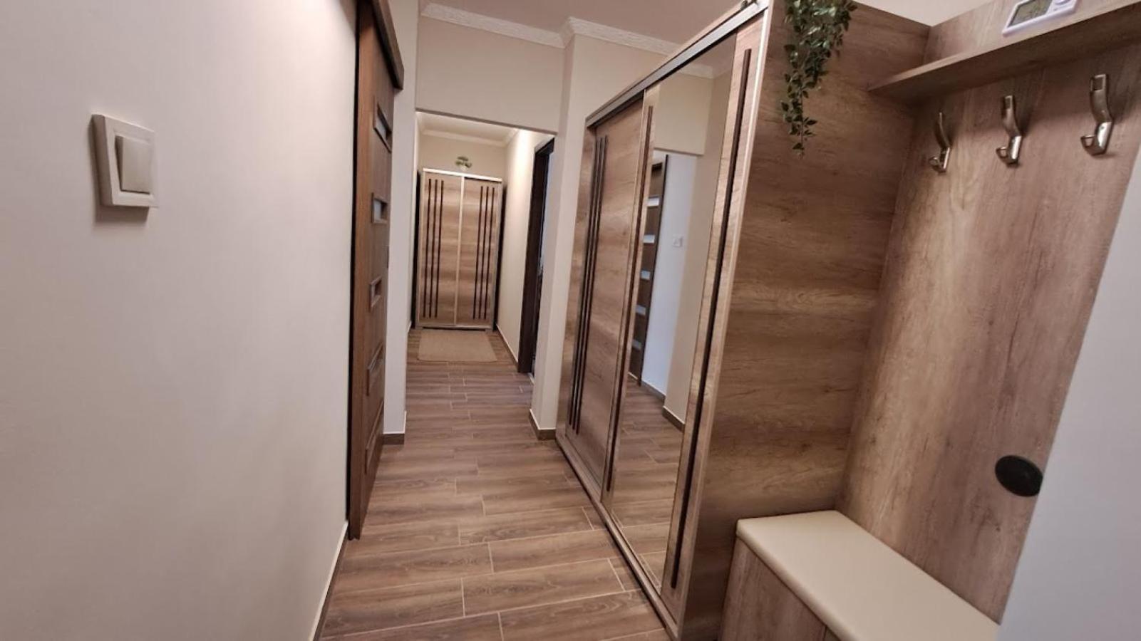 Szilfak City Apartman Hajdúszoboszló Eksteriør billede